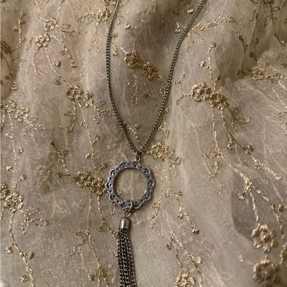 Elegant Silver Pendant Necklace - Picture 2 of 2
